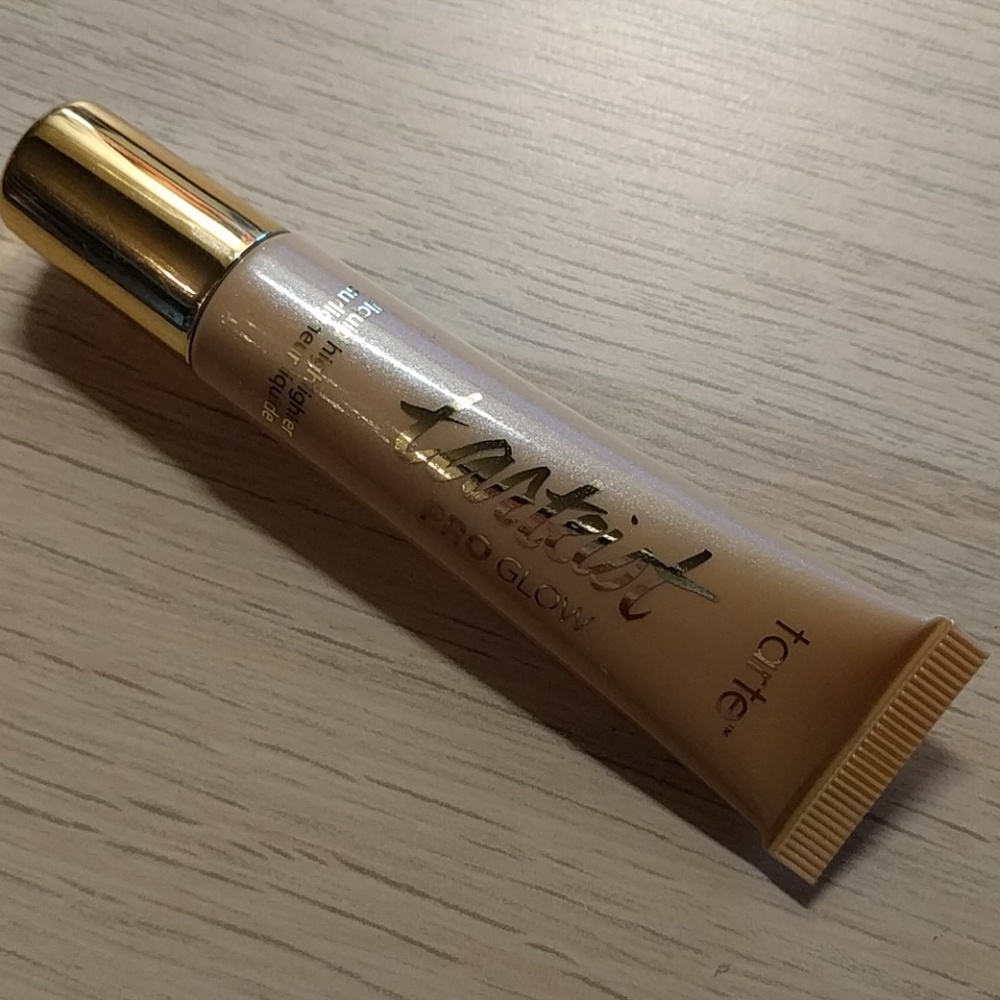 Tarteist Pro Glow Liquid Hilighter in Exposed